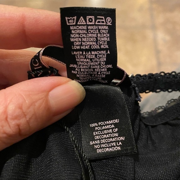 NWT~VICTORIA’S SECRET Black Lace Sheer Slip Size Small - Picture 10 of 10